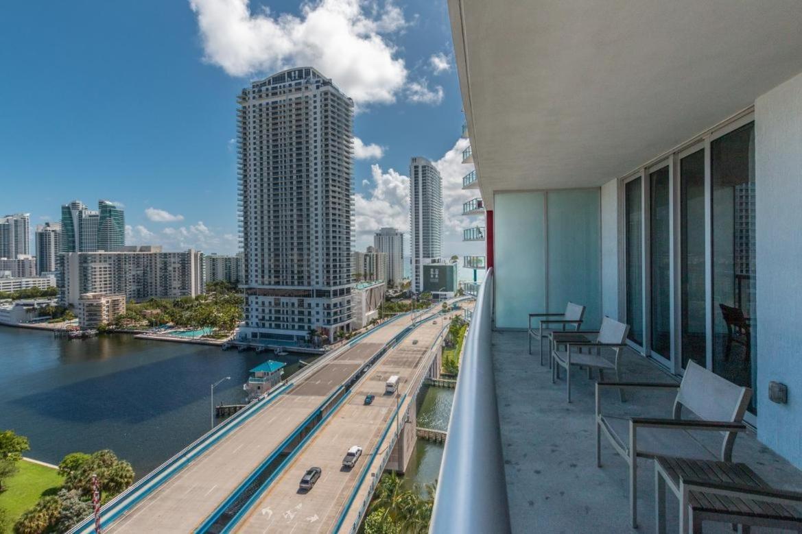 Modern One Bedroom Rental At Beach Walk Resort Miami 18Th Floor Hallandale Beach Exteriör bild