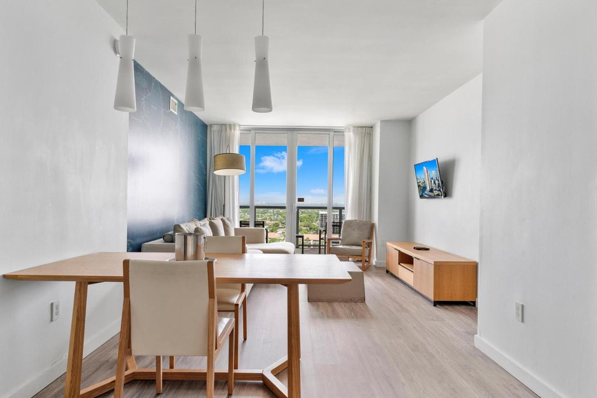 Modern One Bedroom Rental At Beach Walk Resort Miami 18Th Floor Hallandale Beach Exteriör bild